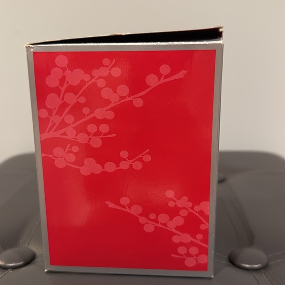 Heirloom Collection | Barbie Sophisticated Lady Ornament- 2013 - Picture 6 of 10